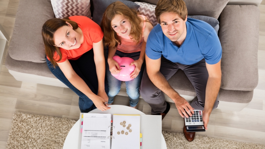 Seis básicos de finanzas personales para los hijos e hijas en la universidad.